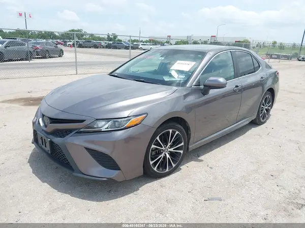 4T1B11HK7JU571914 2018 TOYOTA CAMRY - Image 2