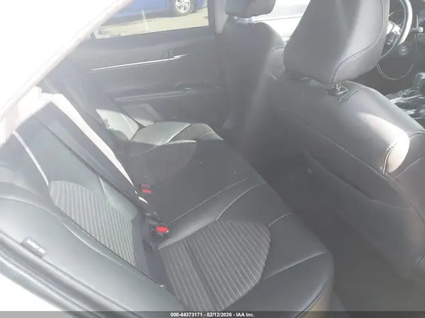 4T1B11HK7JU571945 2018 TOYOTA CAMRY - Image 8