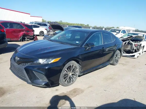 4T1B11HK7JU572514 2018 TOYOTA CAMRY - Image 2