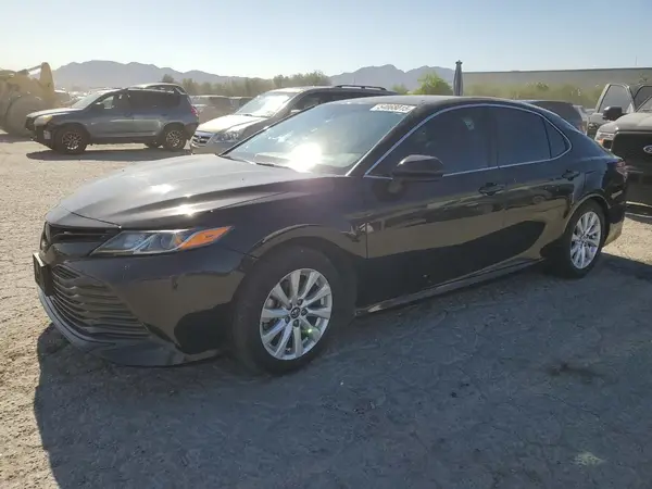 4T1B11HK7JU573565 2018 TOYOTA CAMRY - Image 1