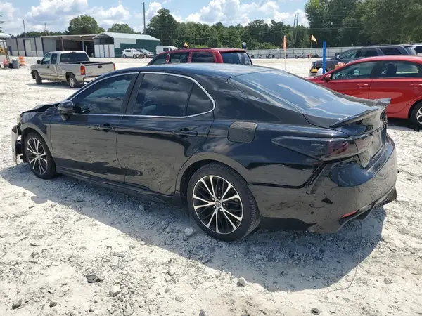 4T1B11HK7JU575929 2018 TOYOTA CAMRY - Image 2