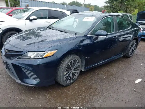 4T1B11HK7JU577048 2018 TOYOTA CAMRY - Image 2