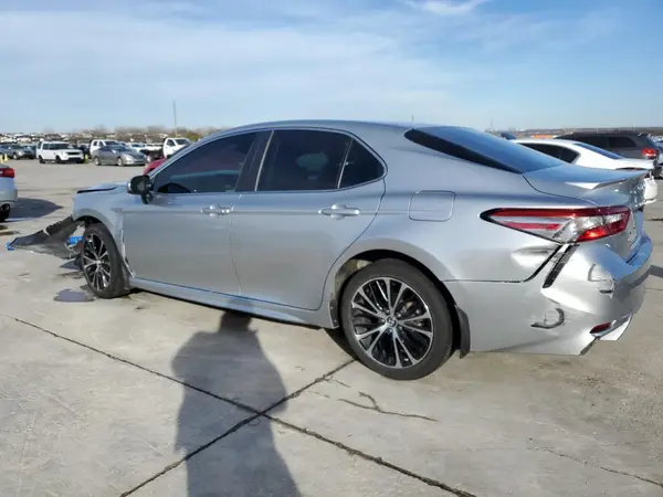 4T1B11HK7JU577387 2018 TOYOTA CAMRY - Image 2