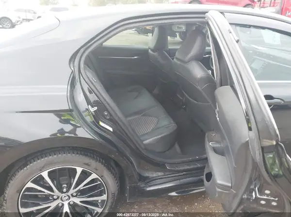 4T1B11HK7JU577504 2018 TOYOTA CAMRY - Image 8