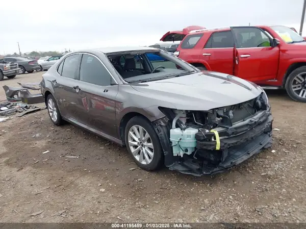 4T1B11HK7JU579088 2018 TOYOTA CAMRY - Image 1