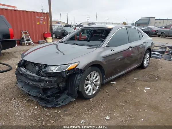 4T1B11HK7JU579088 2018 TOYOTA CAMRY - Image 2