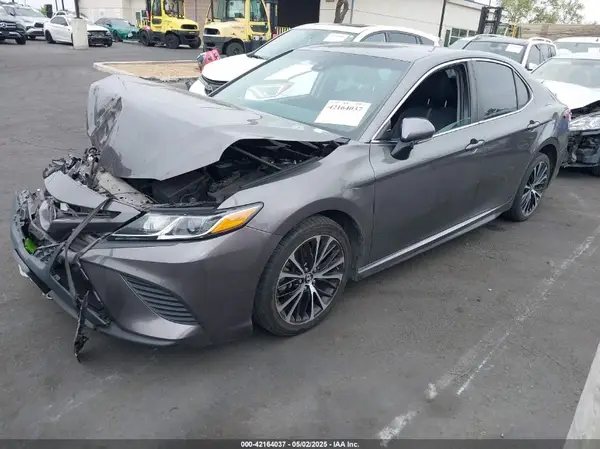 4T1B11HK7JU579771 2018 TOYOTA CAMRY - Image 2