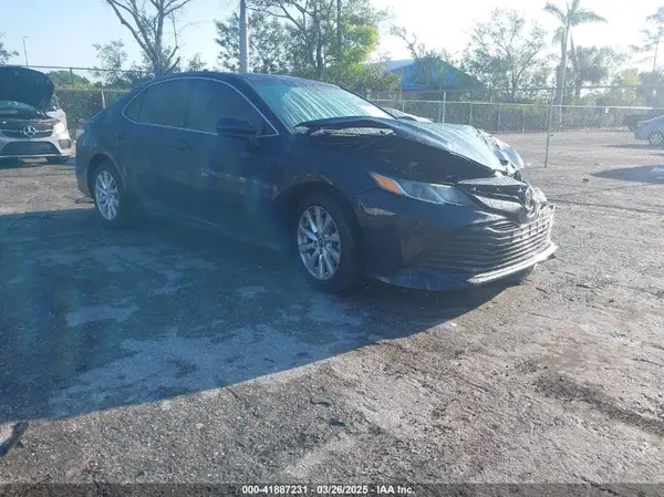 4T1B11HK7JU579995 2018 TOYOTA CAMRY - Image 1