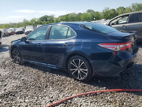 4T1B11HK7JU580709 2018 TOYOTA CAMRY - Image 2