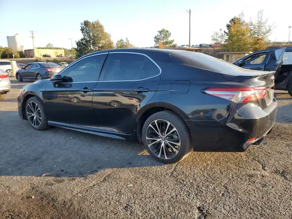 4T1B11HK7JU581309 2018 TOYOTA CAMRY - Image 2