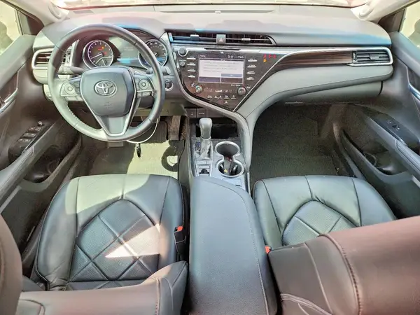 4T1B11HK7JU581715 2018 TOYOTA CAMRY - Image 8