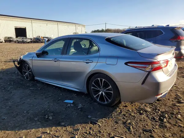 4T1B11HK7JU582475 2018 TOYOTA CAMRY - Image 2