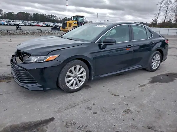 4T1B11HK7JU582492 2018 TOYOTA CAMRY - Image 1