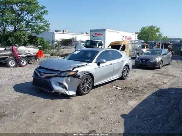 4T1B11HK7JU584663 2018 TOYOTA CAMRY - Image 2