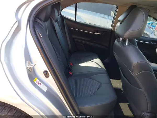4T1B11HK7JU584663 2018 TOYOTA CAMRY - Image 8