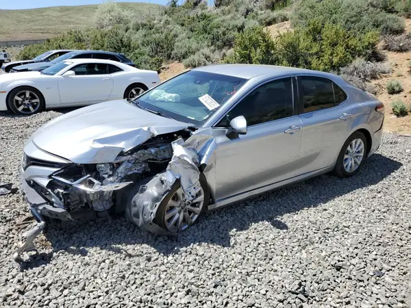 4T1B11HK7JU587188 2018 TOYOTA CAMRY - Image 1