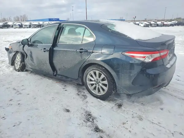 4T1B11HK7JU587420 2018 TOYOTA CAMRY - Image 2