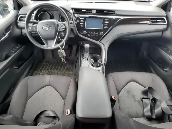 4T1B11HK7JU588325 2018 TOYOTA CAMRY - Image 8
