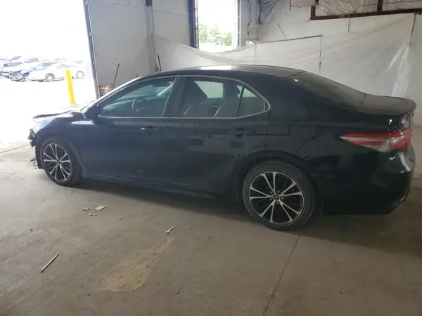 4T1B11HK7JU589412 2018 TOYOTA CAMRY - Image 2