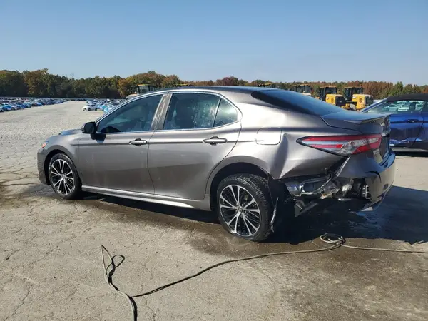 4T1B11HK7JU589491 2018 TOYOTA CAMRY - Image 2