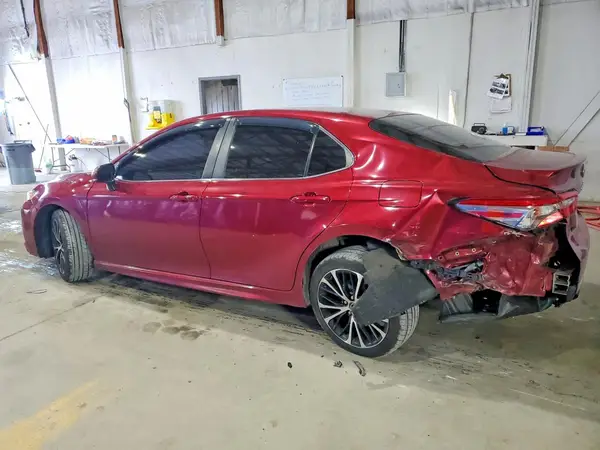 4T1B11HK7JU591323 2018 TOYOTA CAMRY - Image 2