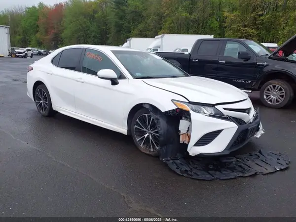 4T1B11HK7JU592763 2018 TOYOTA CAMRY - Image 1