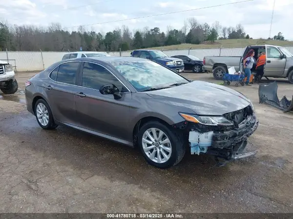 4T1B11HK7JU594867 2018 TOYOTA CAMRY - Image 1