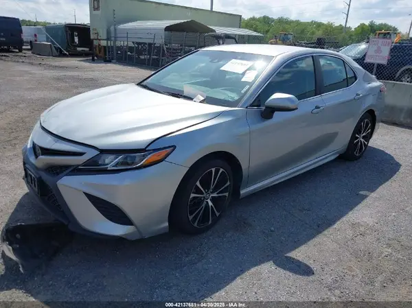 4T1B11HK7JU595114 2018 TOYOTA CAMRY - Image 2
