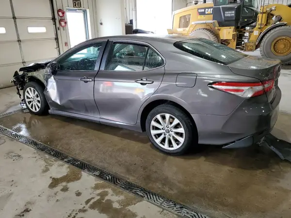 4T1B11HK7JU596893 2018 TOYOTA CAMRY - Image 2