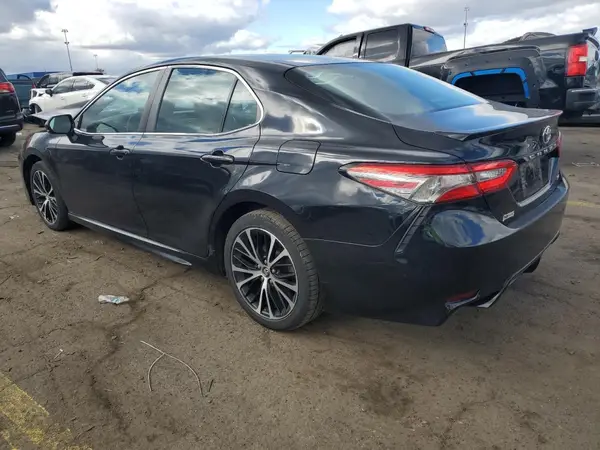 4T1B11HK7JU598255 2018 TOYOTA CAMRY - Image 2