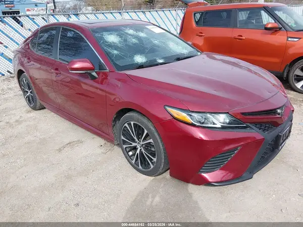 4T1B11HK7JU598319 2018 TOYOTA CAMRY - Image 1