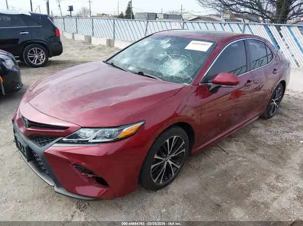 4T1B11HK7JU598319 2018 TOYOTA CAMRY - Image 2