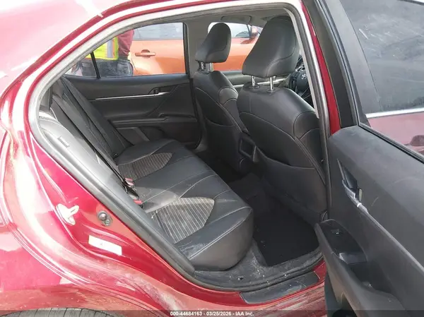 4T1B11HK7JU598319 2018 TOYOTA CAMRY - Image 8