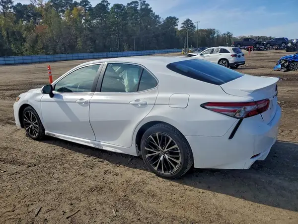 4T1B11HK7JU598515 2018 TOYOTA CAMRY - Image 2