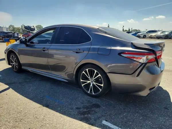 4T1B11HK7JU601428 2018 TOYOTA CAMRY - Image 2