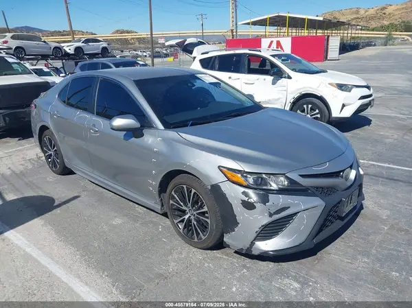 4T1B11HK7JU602353 2018 TOYOTA CAMRY - Image 1
