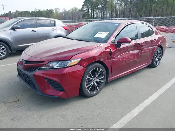 4T1B11HK7JU603003 2018 TOYOTA CAMRY - Image 2