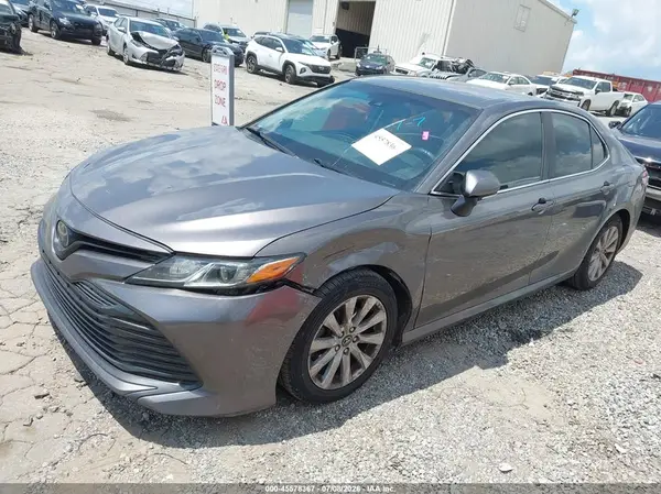 4T1B11HK7JU604040 2018 TOYOTA CAMRY - Image 2