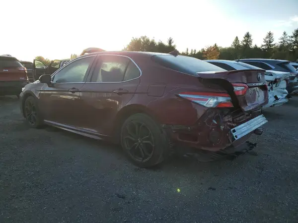 4T1B11HK7JU604085 2018 TOYOTA CAMRY - Image 2