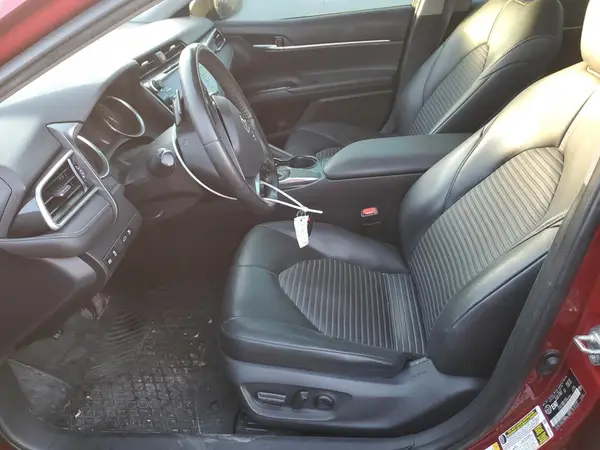 4T1B11HK7JU604085 2018 TOYOTA CAMRY - Image 8