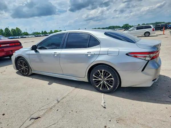 4T1B11HK7JU606354 2018 TOYOTA CAMRY - Image 2