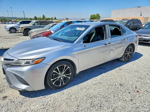 4T1B11HK7JU611747 2018 TOYOTA CAMRY - Image 1