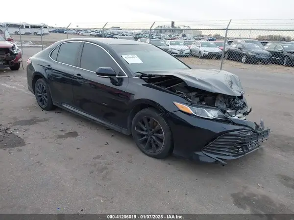 4T1B11HK7JU613241 2018 TOYOTA CAMRY - Image 1