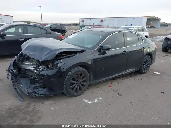 4T1B11HK7JU613241 2018 TOYOTA CAMRY - Image 2