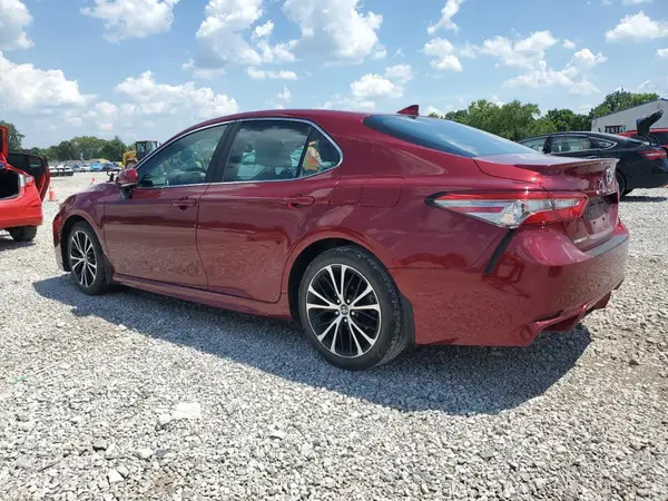 4T1B11HK7JU614700 2018 TOYOTA CAMRY - Image 2