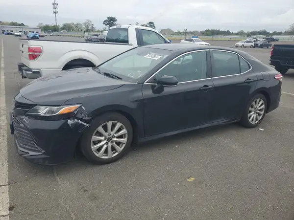 4T1B11HK7JU618326 2018 TOYOTA CAMRY - Image 1