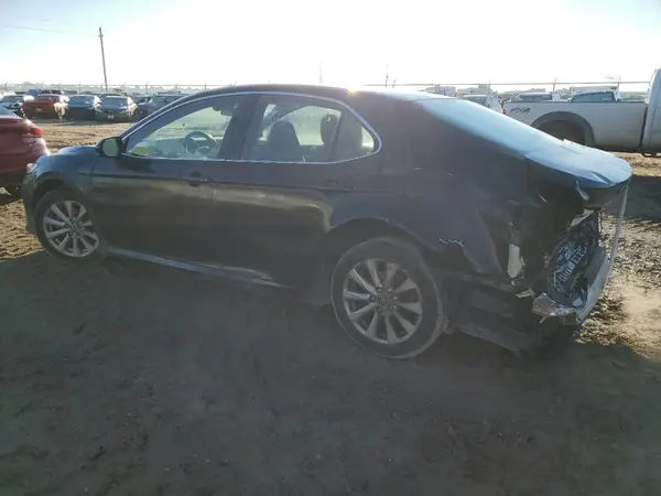 4T1B11HK7JU618620 2018 TOYOTA CAMRY - Image 2
