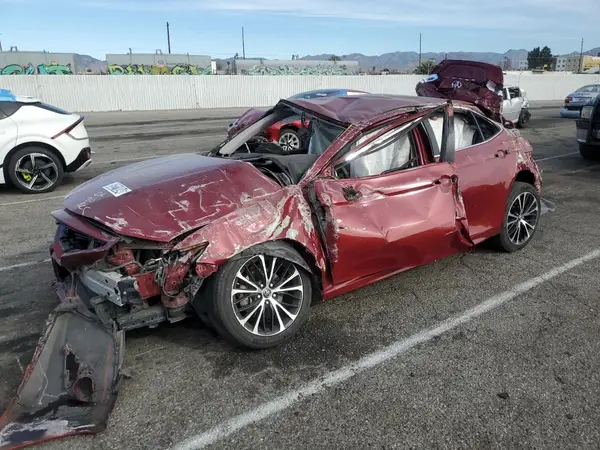 4T1B11HK7JU620223 2018 TOYOTA CAMRY - Image 1