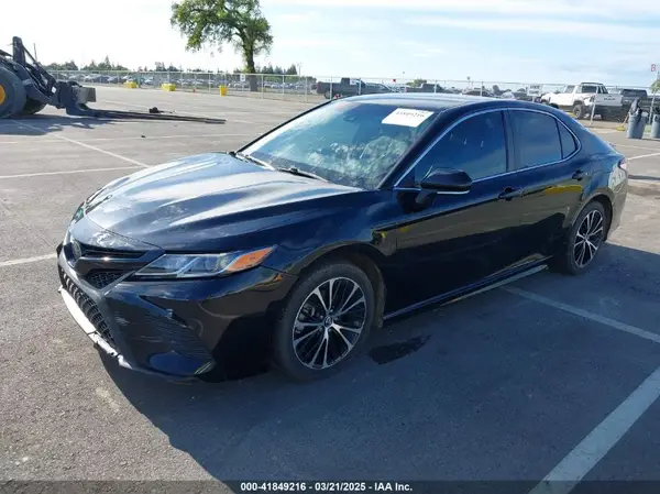 4T1B11HK7JU620805 2018 TOYOTA CAMRY - Image 2
