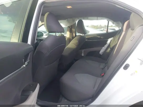 4T1B11HK7JU621209 2018 TOYOTA CAMRY - Image 8
